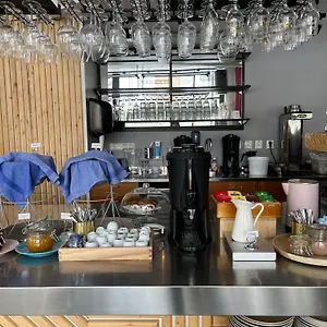 https://2home-hotel-apartments.find-stockholm-hotels.com