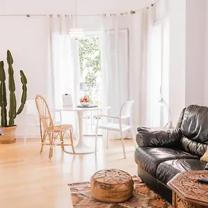 https://apartamentos-montmari.balearic-islands.net